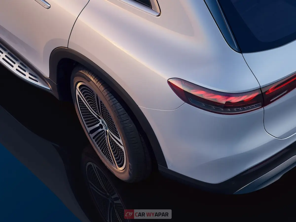 Mercedes-Benz Maybach EQS SUV Top Feature